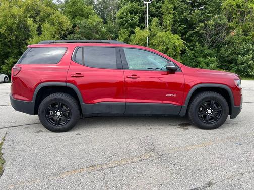 2023 GMC Acadia AWD AT4