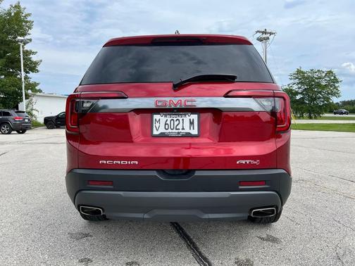 2023 GMC Acadia AWD AT4