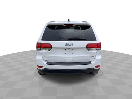 Bright White Clearcoat 2020 Jeep Grand Cherokee Laredo
