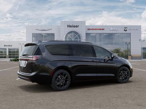 Diamond Black Crystal Pearlcoat 2026 Chrysler Pacifica L