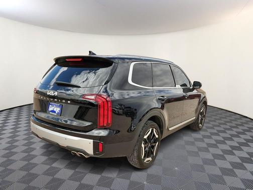 Ebony Black 2024 Kia Telluride S