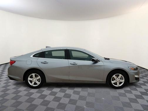 Sterling Gray Metallic 2025 Chevrolet Malibu FWD 1LT