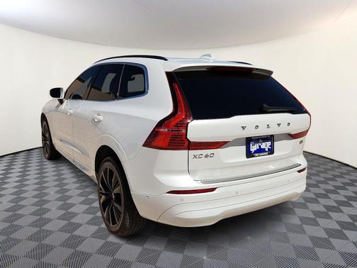 2022 Volvo XC60 B5 Momentum