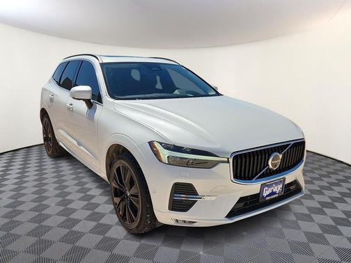 2022 Volvo XC60 B5 Momentum
