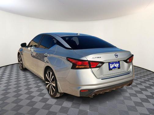 2022 Nissan Altima SR FWD