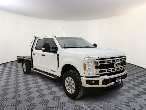 Oxford White 2024 Ford F-250 XLT