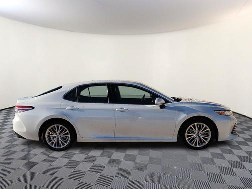 2018 Toyota Camry Hybrid XLE