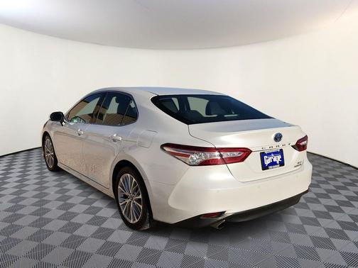 2018 Toyota Camry Hybrid XLE