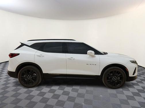 Iridescent Pearl Tricoat 2020 Chevrolet Blazer RS