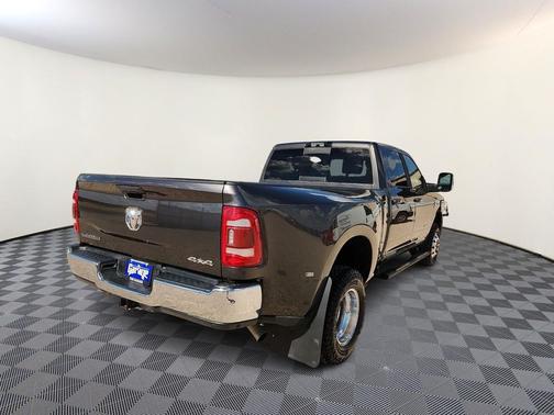 2024 RAM 3500 Laramie Crew Cab 4x4 8' Box