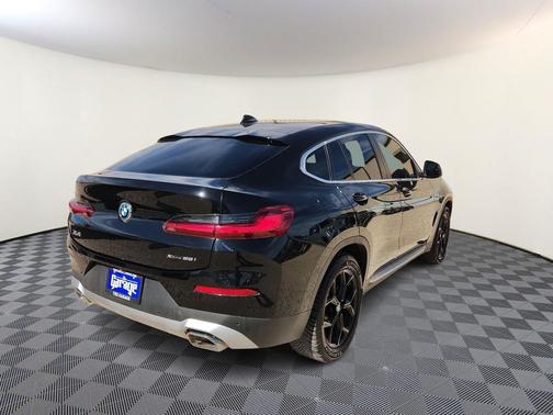 2022 BMW X4 xDrive30i