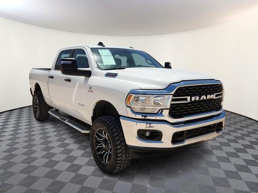 Bright White Clearcoat 2024 RAM 2500 Big Horn Crew Cab 4x4 6'4' Box