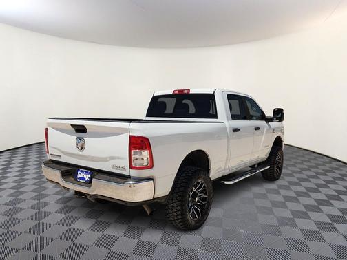 Bright White Clearcoat 2024 RAM 2500 Big Horn Crew Cab 4x4 6'4' Box