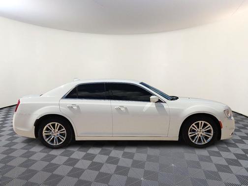 Bright White Clearcoat 2021 Chrysler 300 Touring