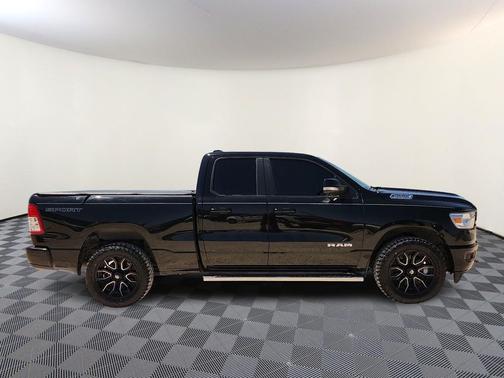 Diamond Black Crystal Pearlcoat 2021 RAM 1500 Lone Star