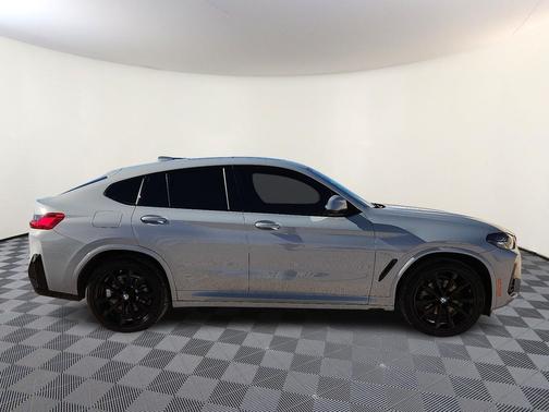 2023 BMW X4 xDrive30i