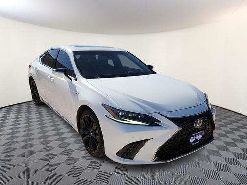 2022 Lexus ES 300h F SPORT