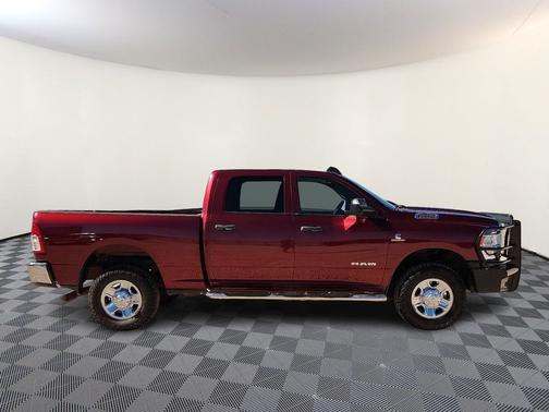 2022 RAM 2500 Tradesman Crew Cab 4x4 6'4' Box