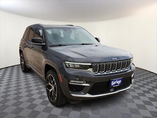 2022 Jeep Grand Cherokee Summit
