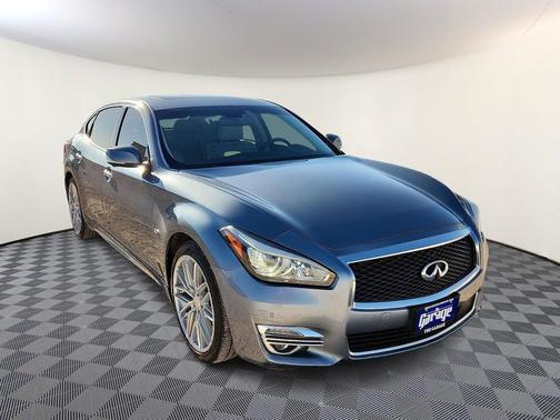 2017 INFINITI Q70L 3.7