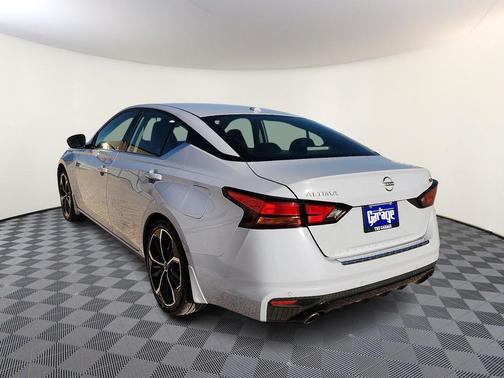 2023 Nissan Altima SR FWD