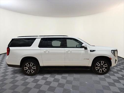 2023 GMC Yukon XL 4WD AT4