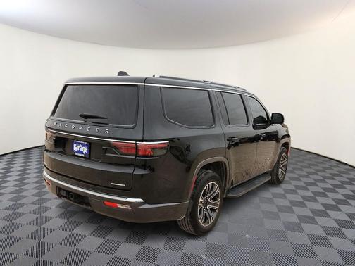 Diamond Black Crystal Pearlcoat 2022 Jeep Wagoneer Series III 4x4