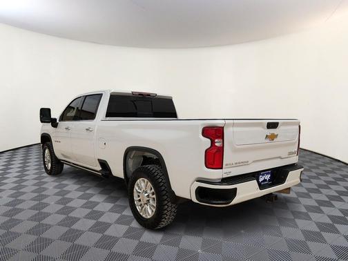 Iridescent Pearl Tricoat 2022 Chevrolet Silverado 3500 High Country