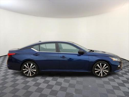 2021 Nissan Altima SR FWD