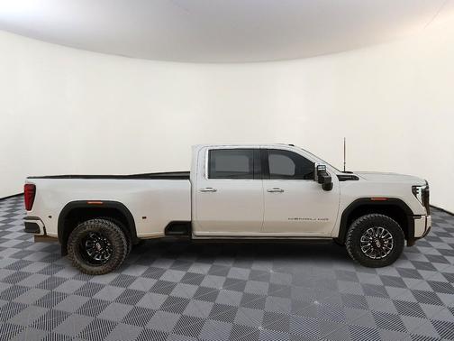 White Frost Tricoat 2025 GMC Sierra 3500 Denali