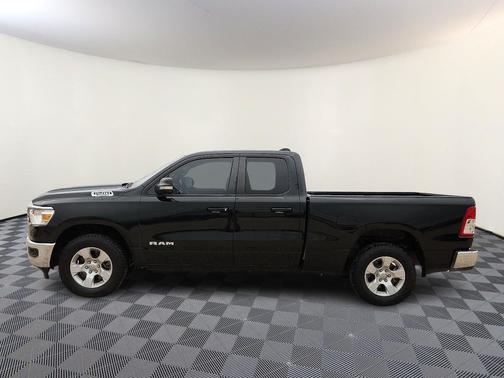 Diamond Black Crystal Pearlcoat 2022 RAM 1500 Lone Star