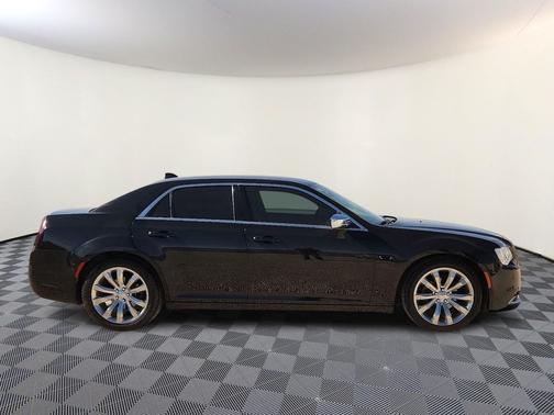 2018 Chrysler 300 Touring