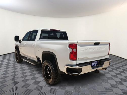 Summit White 2025 Chevrolet Silverado 2500 LT