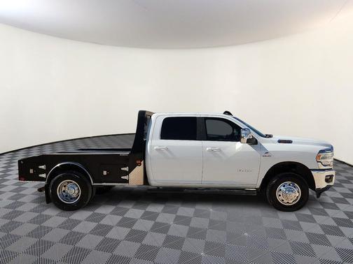 2024 RAM 3500 Laramie Crew Cab 4x4 8' Box
