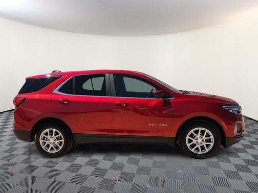Radiant Red Tintcoat 2024 Chevrolet Equinox 1LT