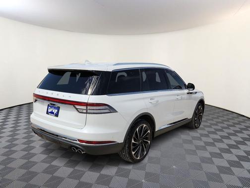Pristine White Metallic Tri-Coat 2020 Lincoln Aviator Reserve AWD