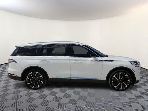 Pristine White Metallic Tri-Coat 2020 Lincoln Aviator Reserve AWD