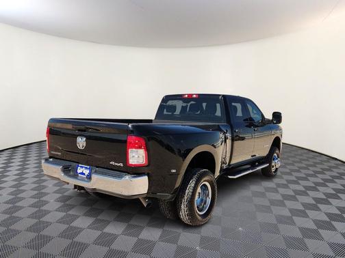2023 RAM 3500 Big Horn Crew Cab 4x4 8' Box