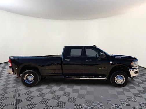 2023 RAM 3500 Big Horn Crew Cab 4x4 8' Box