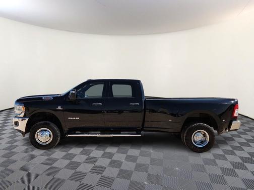 2023 RAM 3500 Big Horn Crew Cab 4x4 8' Box