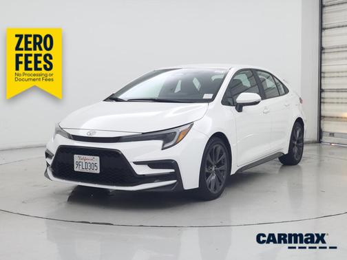 White 2023 Toyota Corolla SE