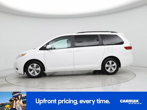 White 2016 Toyota Sienna LE