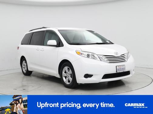 White 2016 Toyota Sienna LE