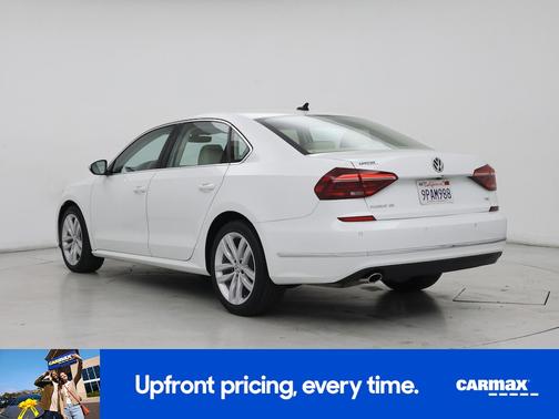 White 2018 Volkswagen Passat SE w/Tech