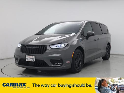 2023 Chrysler Pacifica Hybrid Touring L