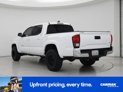 White 2022 Toyota Tacoma SR5