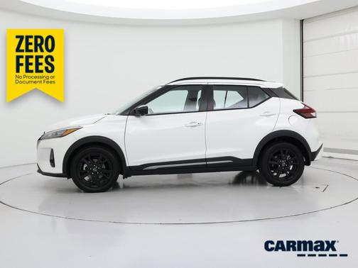 White 2023 Nissan Kicks SR