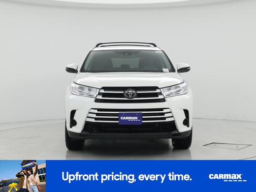 White 2018 Toyota Highlander LE