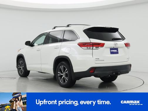 White 2018 Toyota Highlander LE