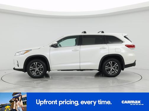 White 2018 Toyota Highlander LE